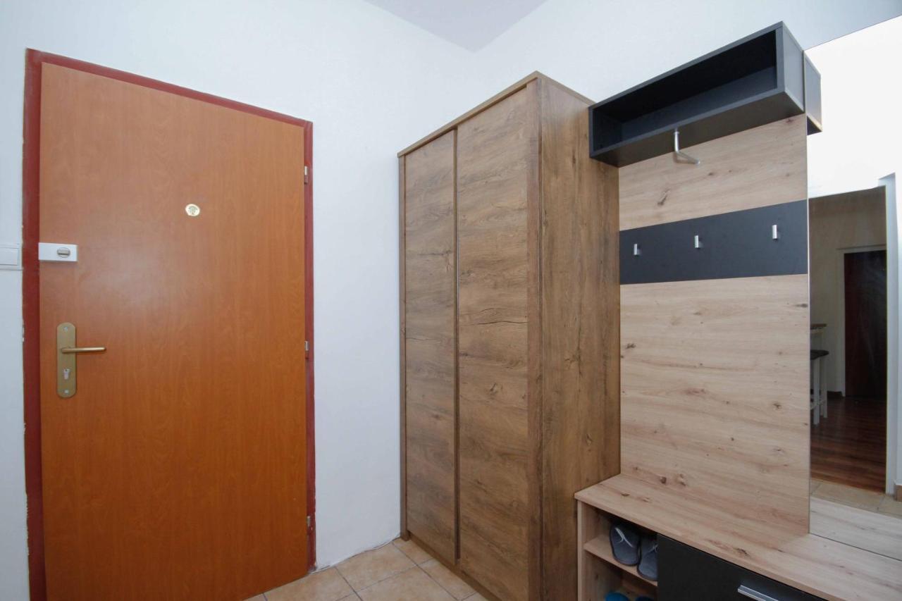 Trencianska Apartment Братислава Экстерьер фото